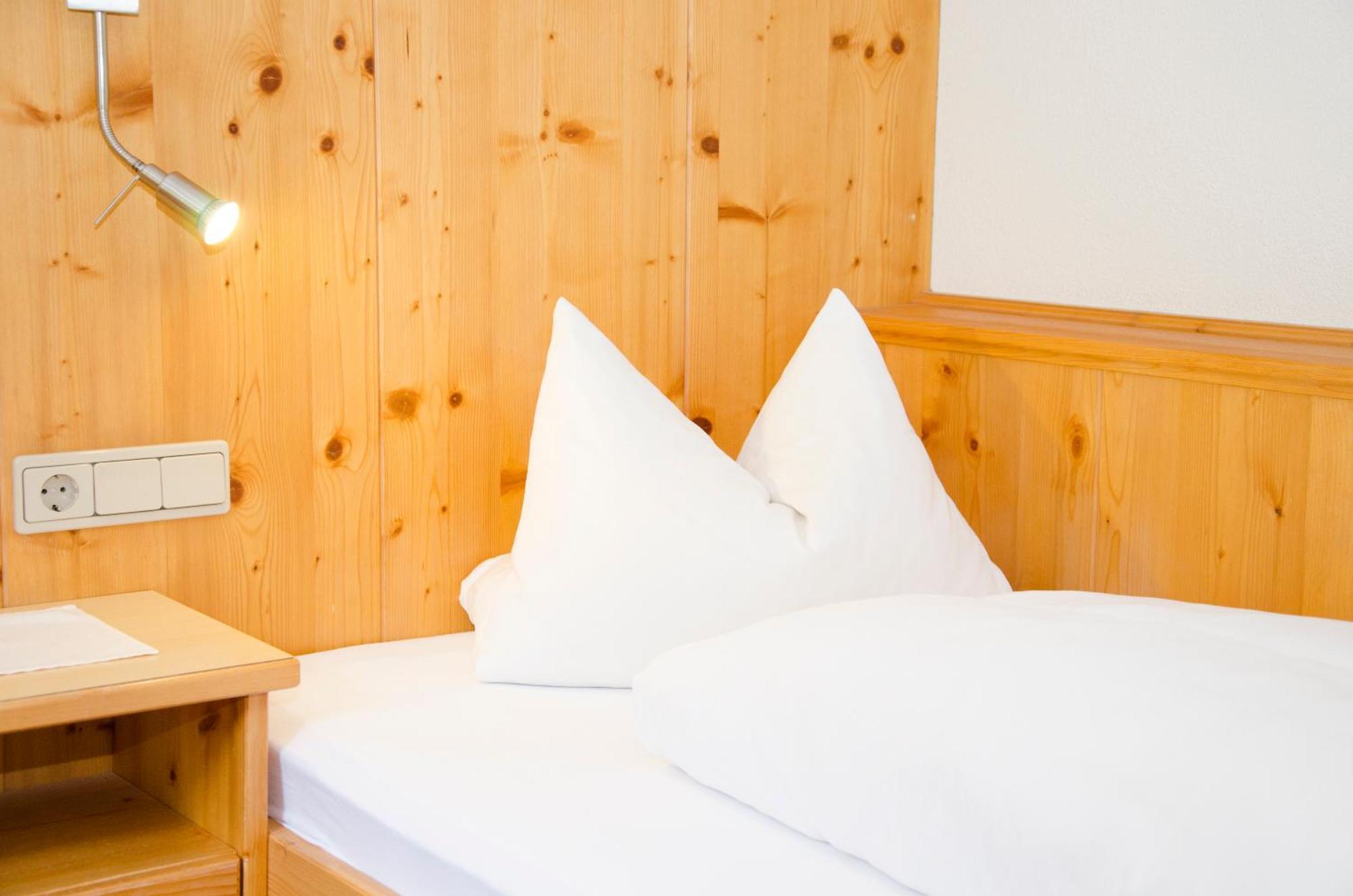 Hotel Garni Alpenblick Ишгъл Екстериор снимка